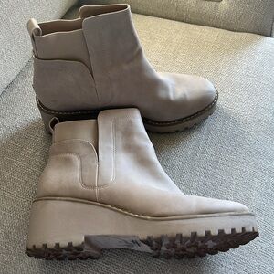 Dolce Vita Beige Platform Ankle Boots sz 10